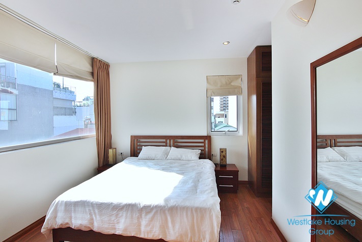   A nice serviced apartment with balcony for rent in Quang An
